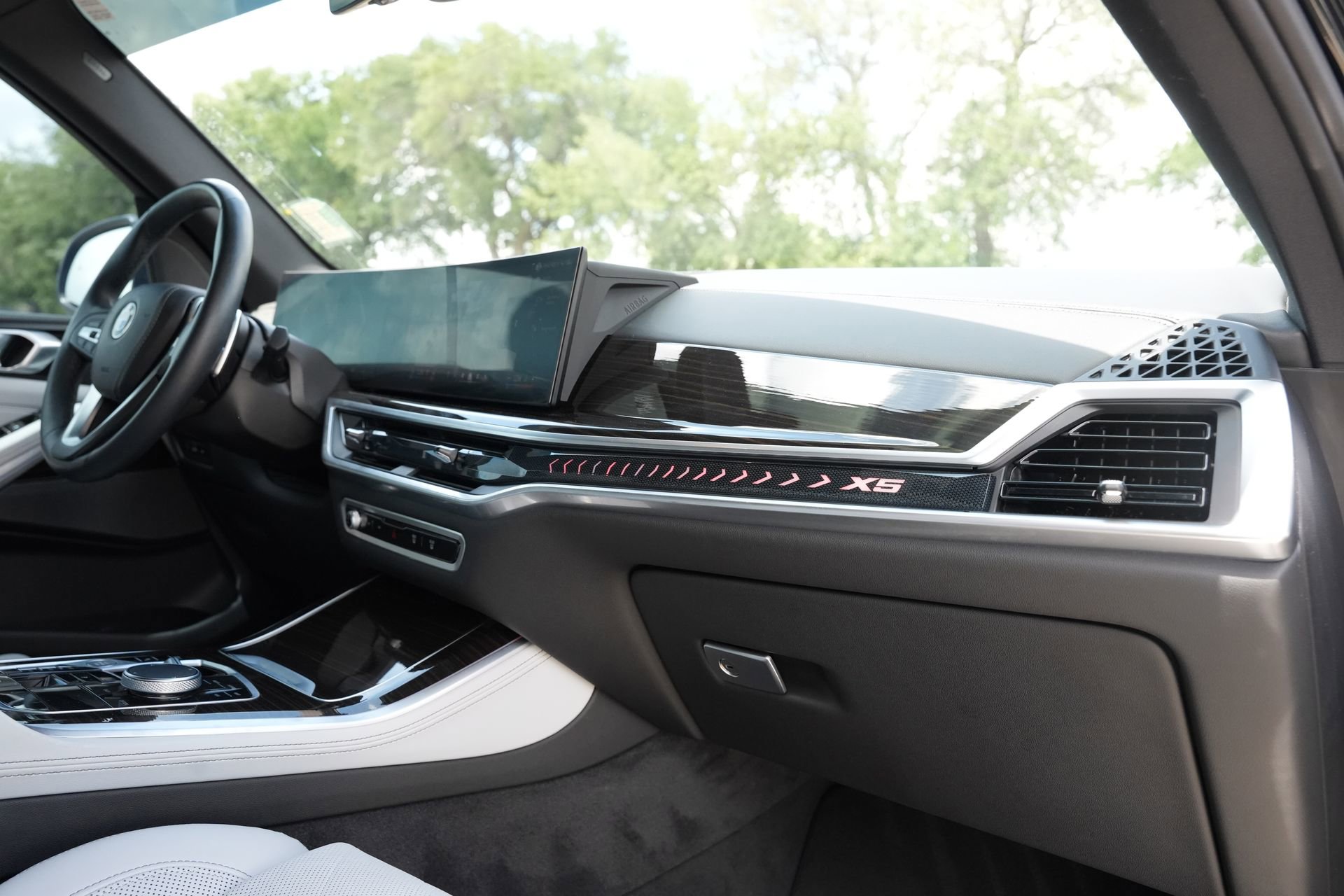 Used 2024 BMW X5 sDrive40i w/ Premium Package image 22