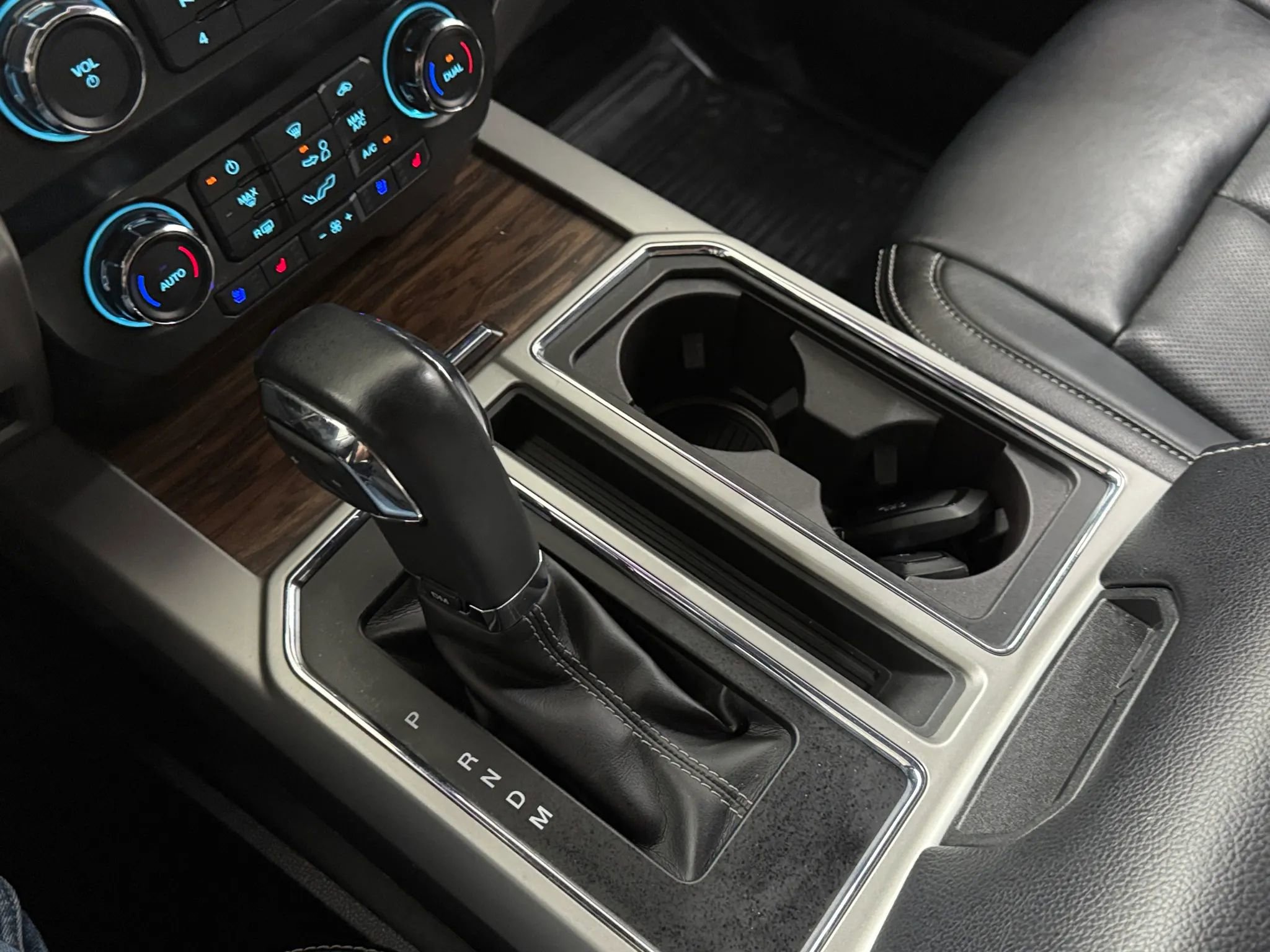 Used 2019 Ford F150 Lariat w/ FX4 Off-Road Package image 31