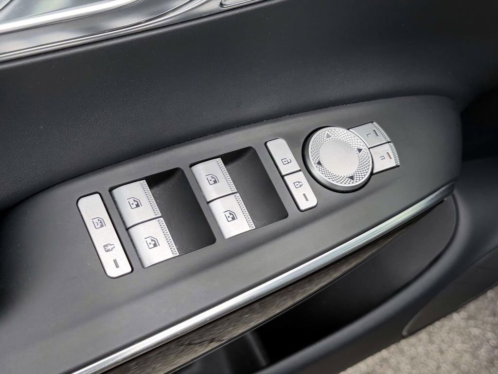 Certified 2025 Genesis GV70 2.5T image 15