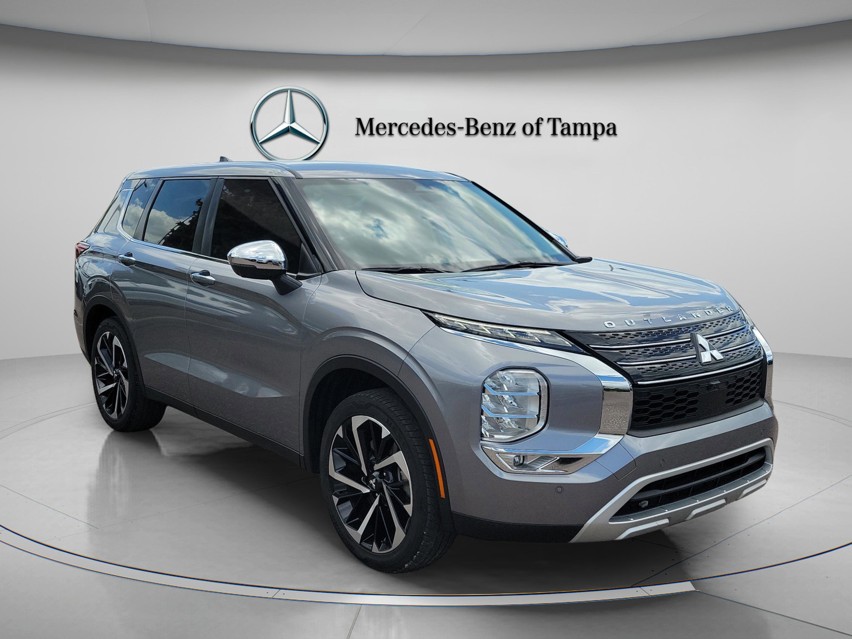 Used 2022 Mitsubishi Outlander SE image 4