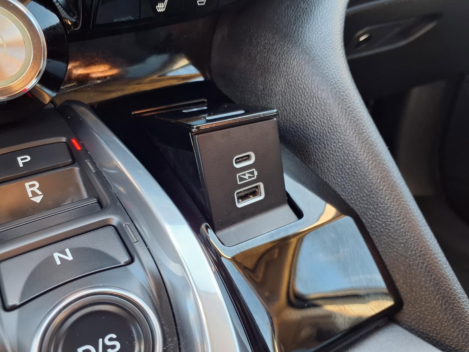 Used 2025 Acura MDX FWD image 13