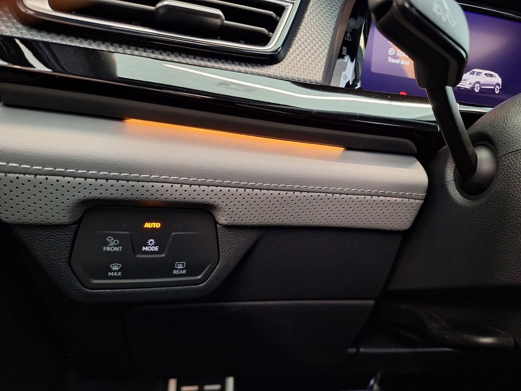 New 2026 Volkswagen Atlas Cross Sport SEL R-Line image 21