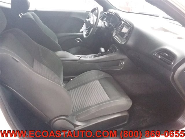 Used 2018 Dodge Challenger SXT w/ Blacktop Package image 10