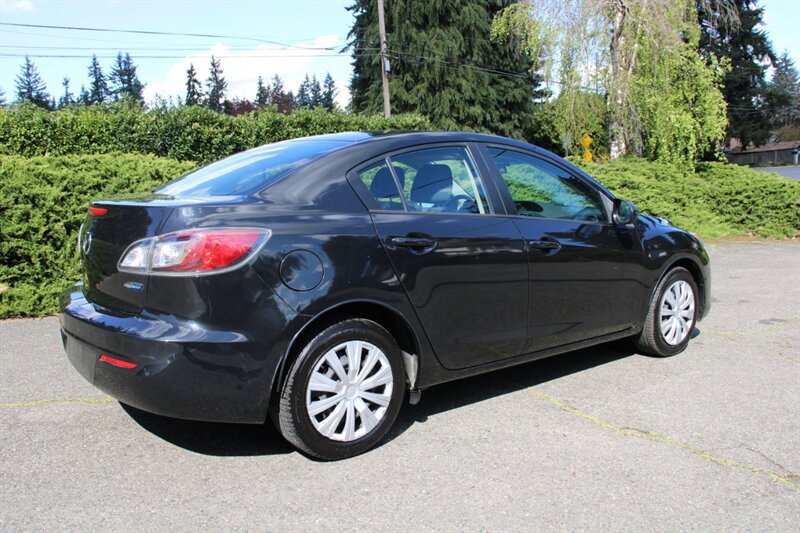 Used 2013 MAZDA MAZDA3 i Sport FWD image 3