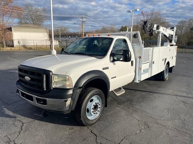 Used 2007 Ford F550 2WD Regular Cab Super Duty image 2