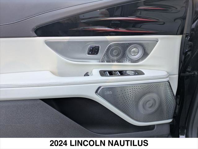 Used 2024 Lincoln Nautilus Black Label w/ Jet Appearance Package (87T) image 10