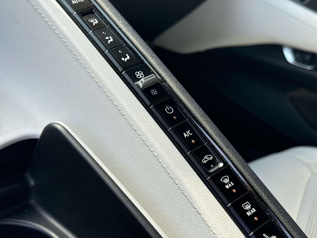 Used 2022 Chevrolet Corvette Stingray Preferred Cpe w/ Z51 Performance Package image 19