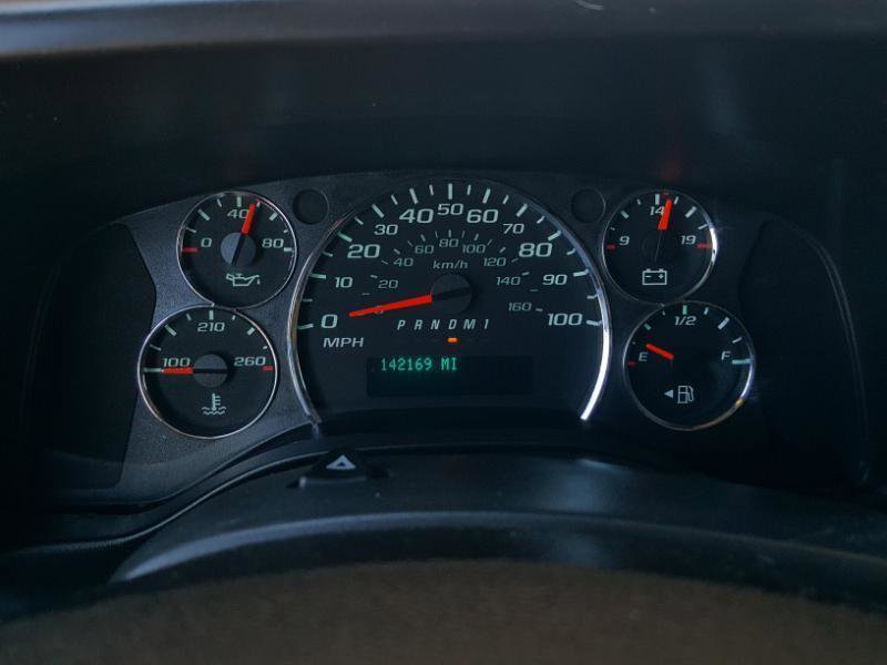 Used 2016 Chevrolet Express 2500 RWD image 17