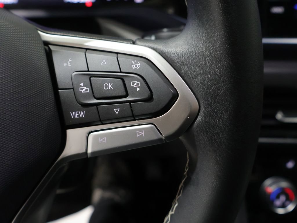 Used 2023 Volkswagen Taos SE w/ Panoramic Sunroof Package image 37