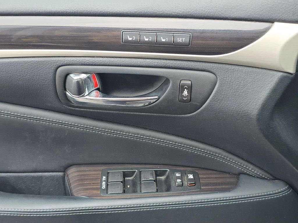 Used 2014 Lexus LS 460 AWD image 18
