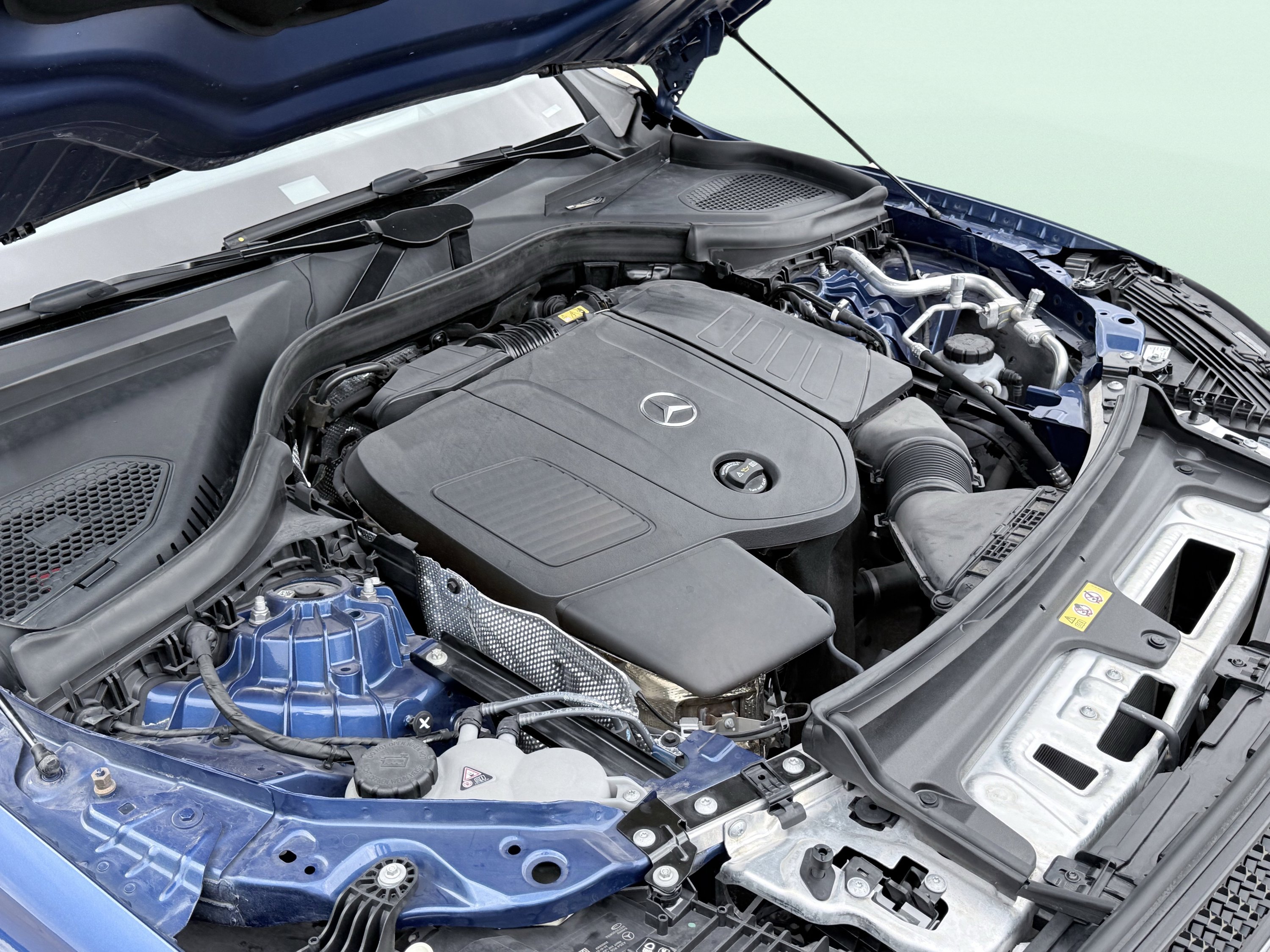 Used 2024 Mercedes-Benz GLC 300 4MATIC w/ AMG Line image 21