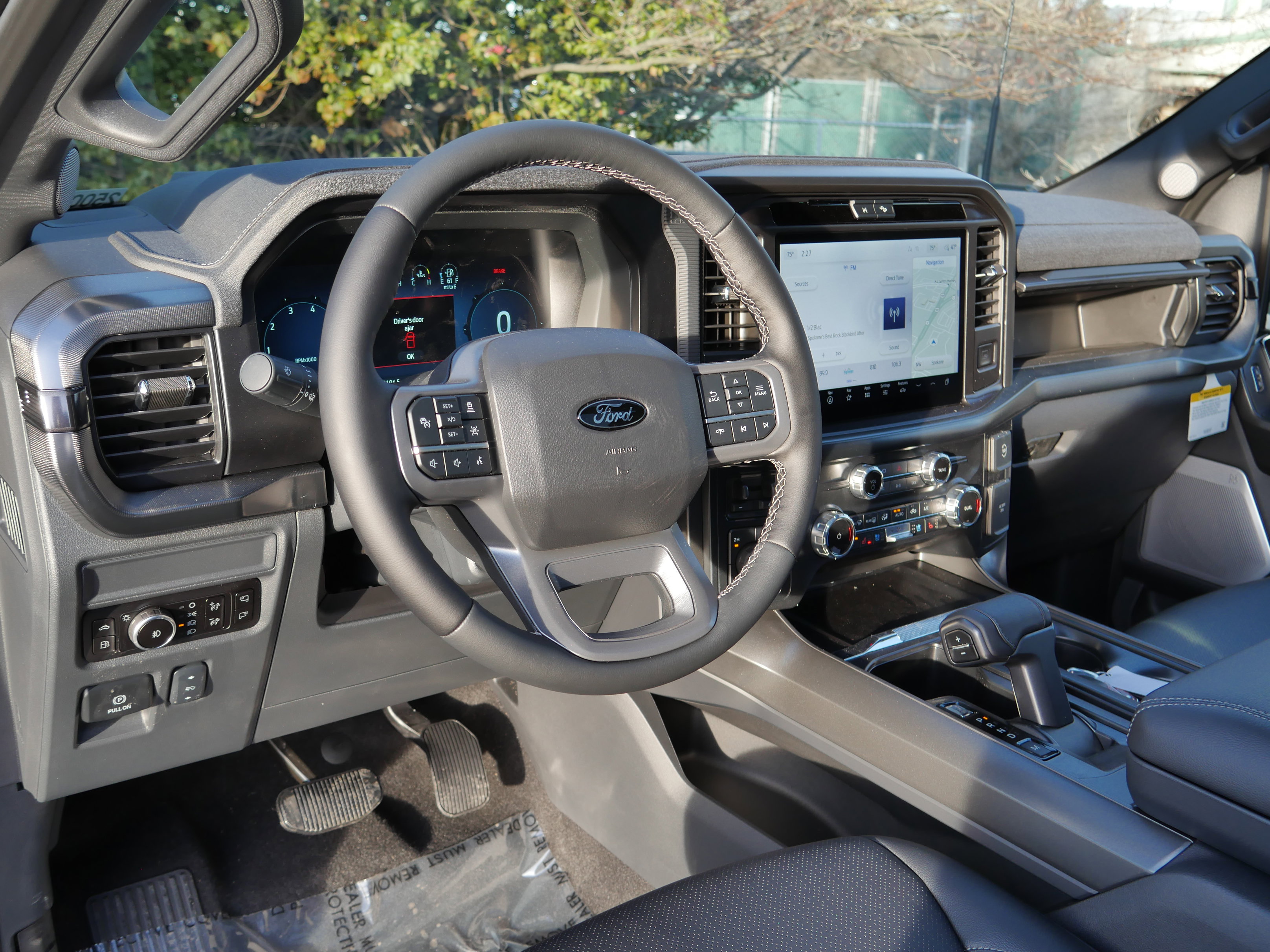 New 2025 Ford F150 Lariat w/ Equipment Group 502A High image 4