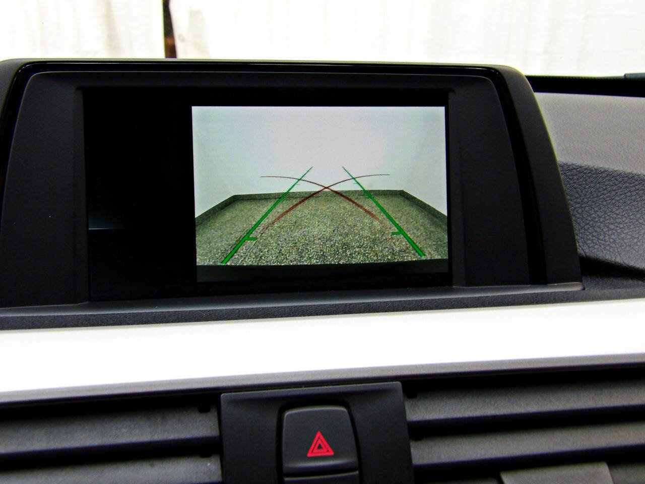 Used 2018 BMW 320i Sedan image 16