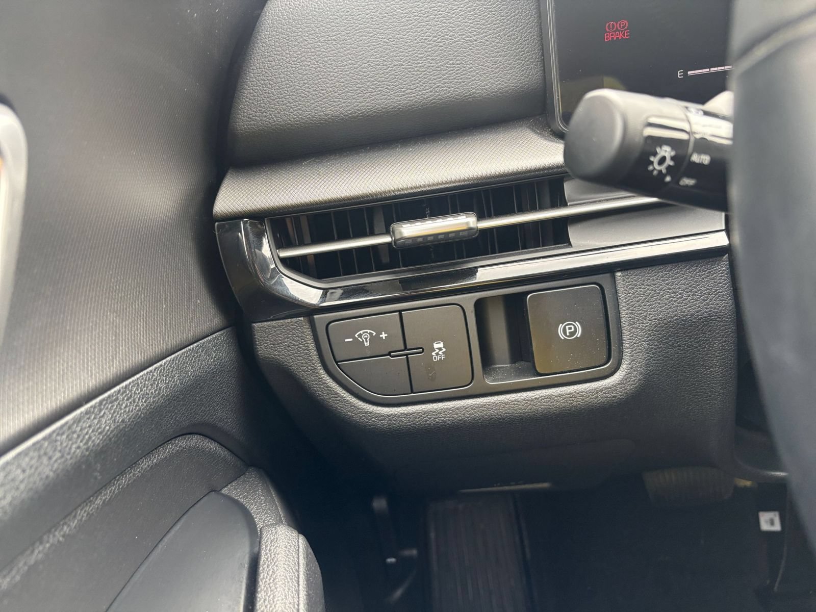 Used 2026 Kia Sportage LX FWD image 33