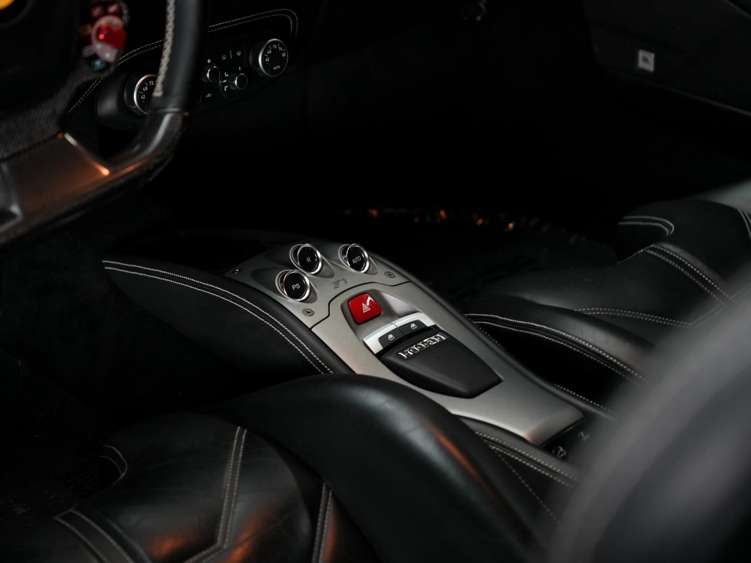 Used 2010 Ferrari 458 Italia Coupe RWD image 19
