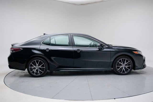 Used 2023 Toyota Camry SE image 8