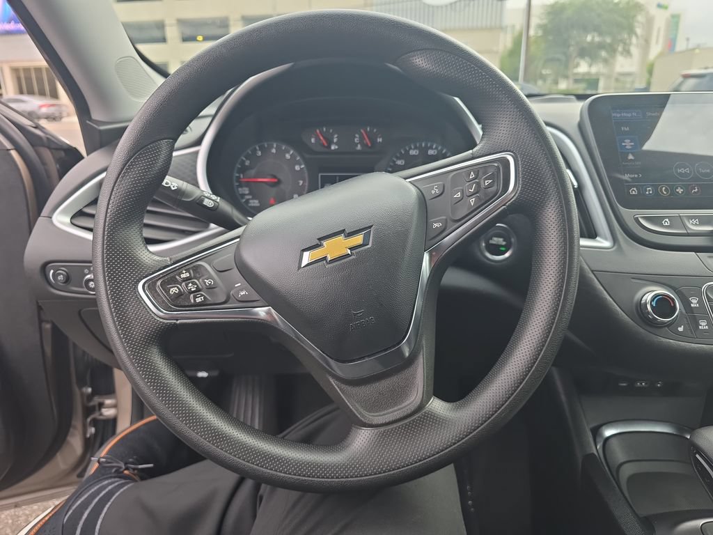 Used 2023 Chevrolet Malibu LT FWD image 12