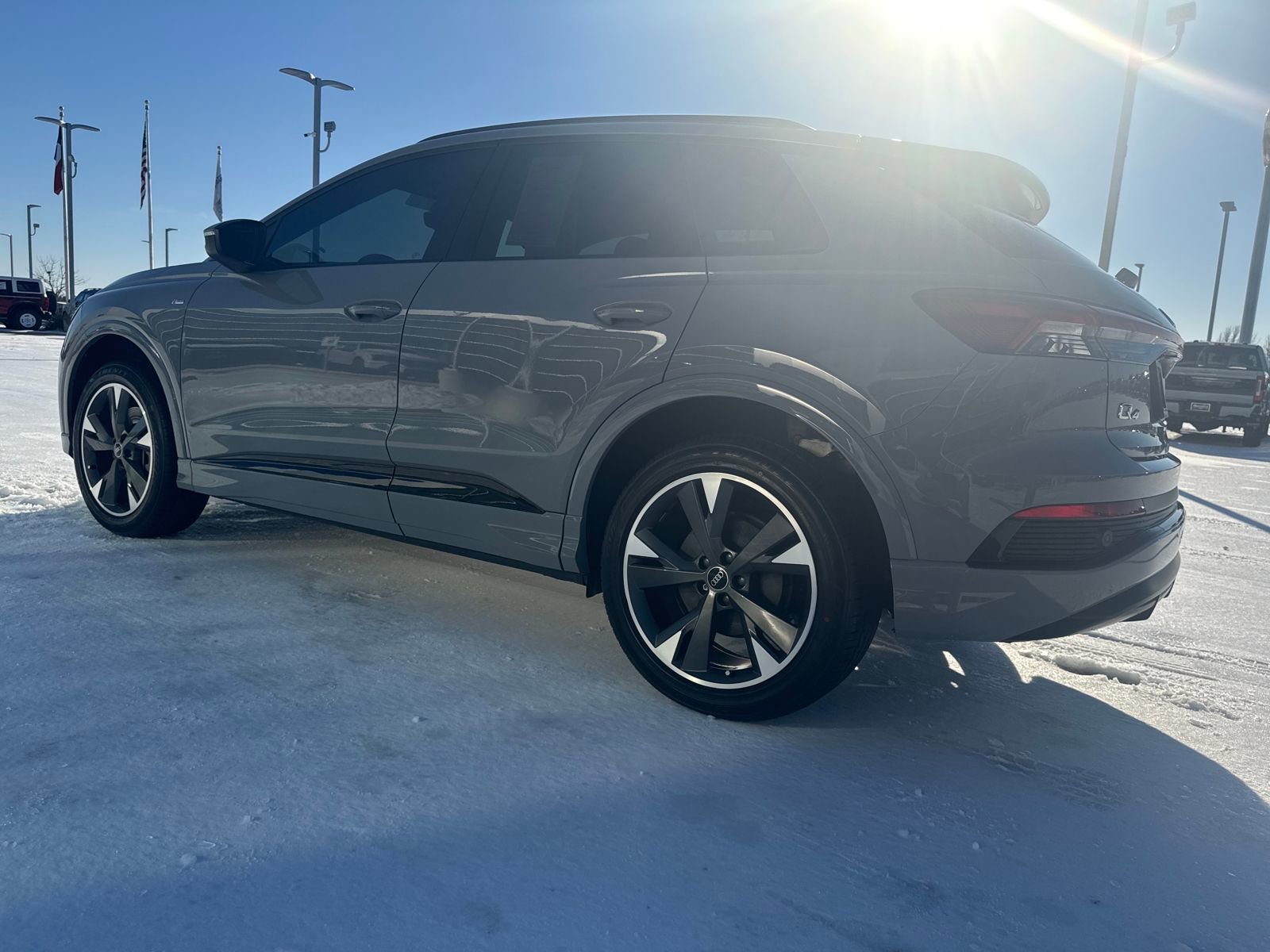 Used 2024 Audi Q4 e-tron Premium image 3