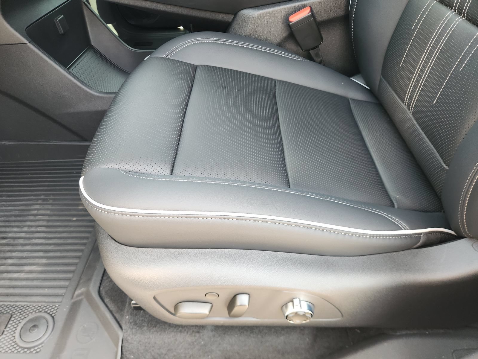 New 2026 Buick Enclave Avenir w/ Super Cruise Package FWD image 28