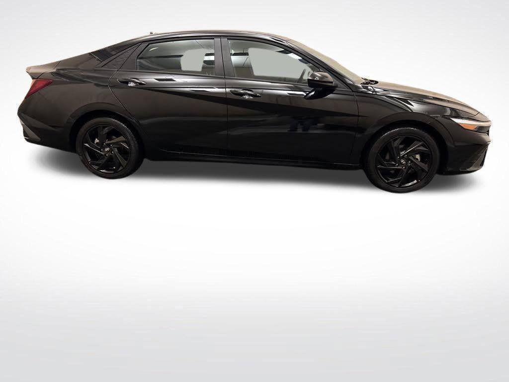 New 2026 Hyundai Elantra Sport FWD image 4