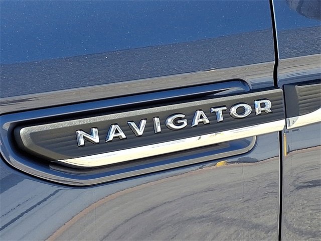 Used 2022 Lincoln Navigator Reserve image 32