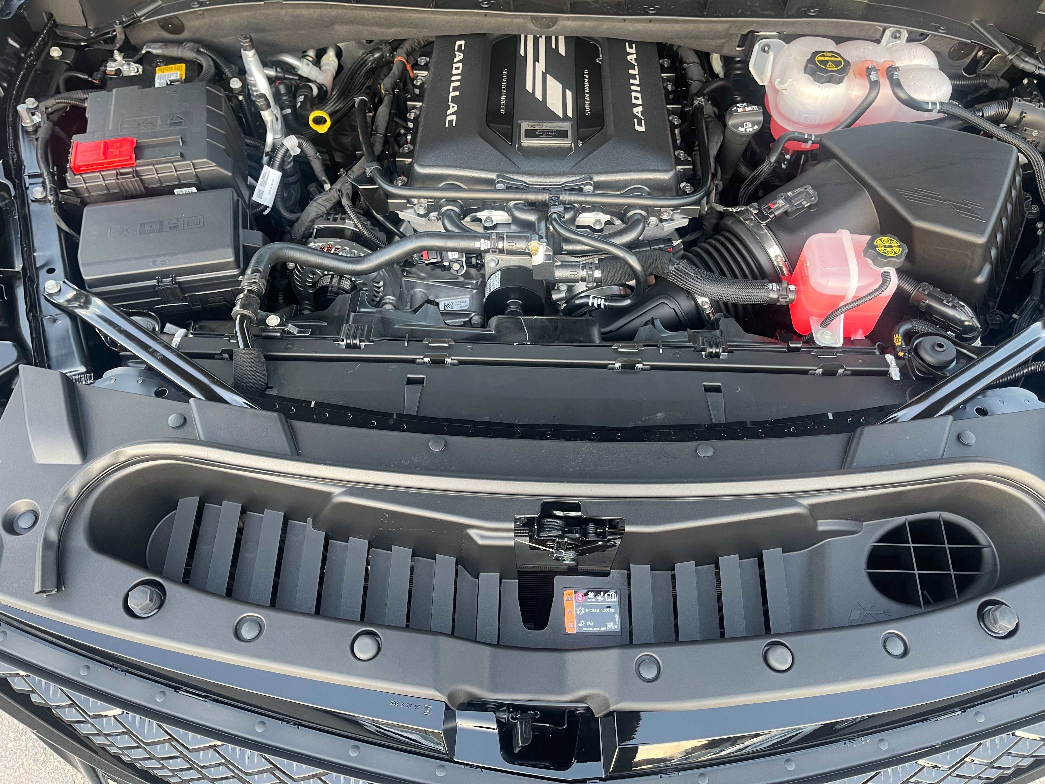 Used 2025 Cadillac Escalade ESV V image 42