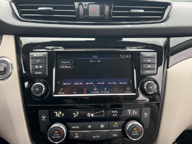 Used 2022 Nissan Rogue Sport SV w/ Technology Package FWD image 21