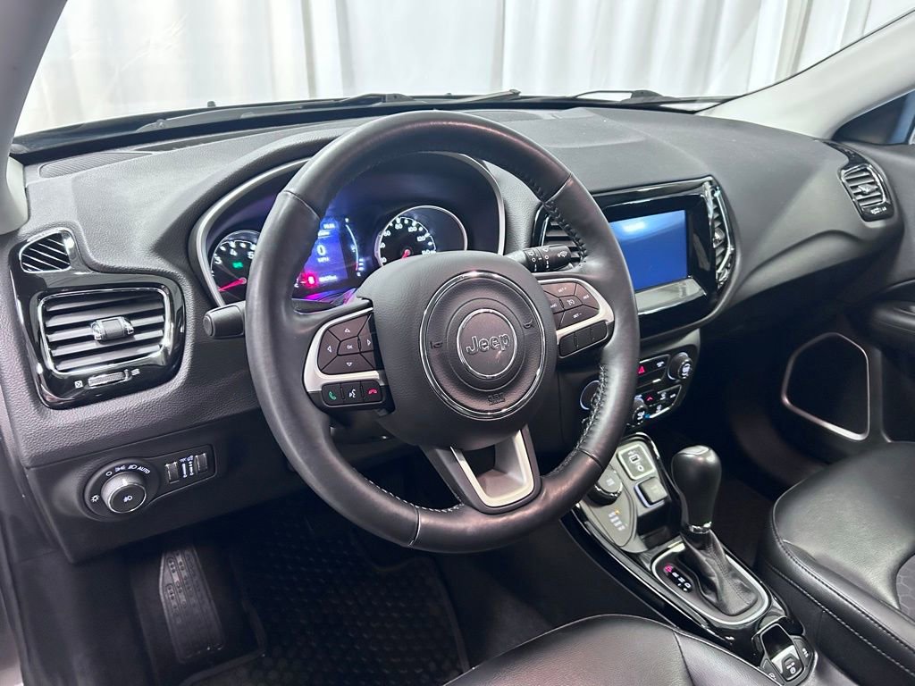 Used 2020 Jeep Compass Latitude image 2