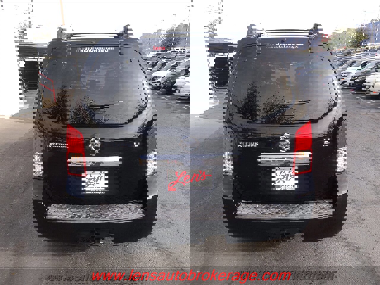 Used 2008 Nissan Pathfinder LE w/ Navigation Pkg image 7