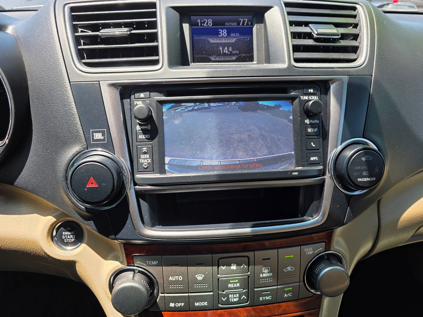 Used 2013 Toyota Highlander Limited AWD/4WD image 4