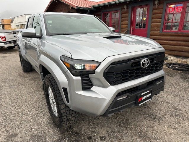 Used 2025 Toyota Tacoma TRD Sport image 2