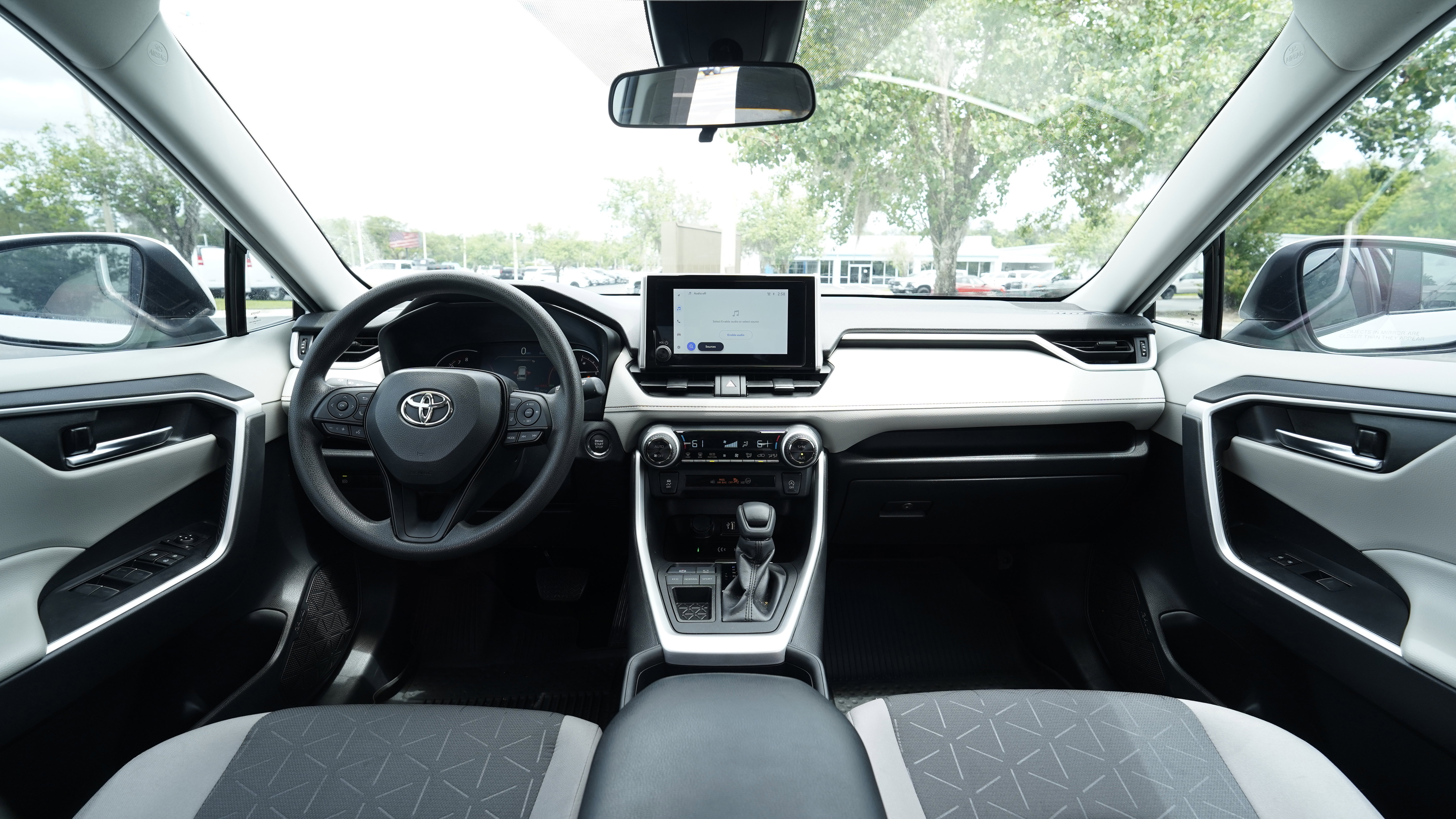 Used 2024 Toyota RAV4 XLE w/ Convenience Package FWD image 9