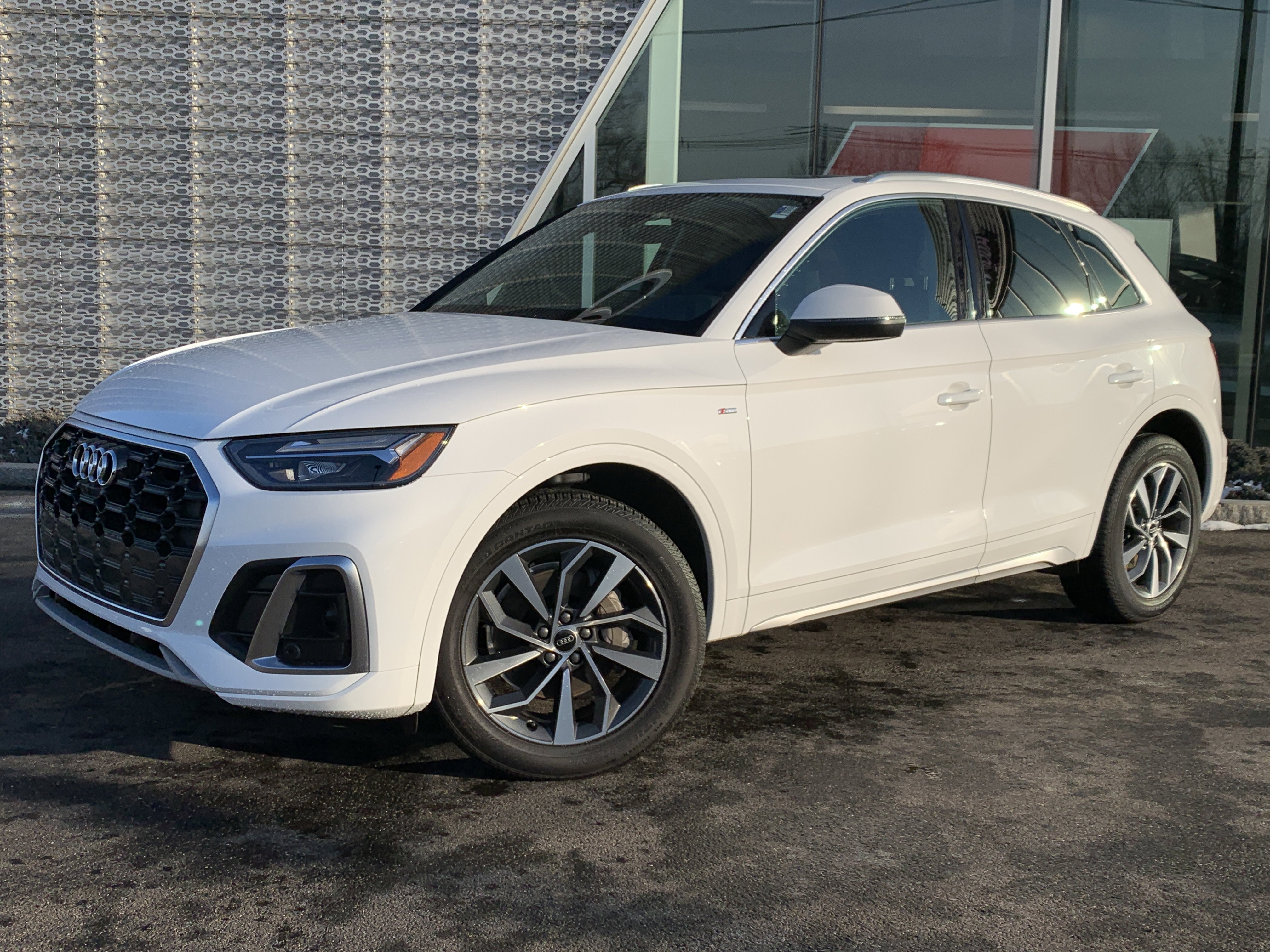 Certified 2022 Audi Q5 2.0T Premium Plus w/ Premium Plus Package image 1