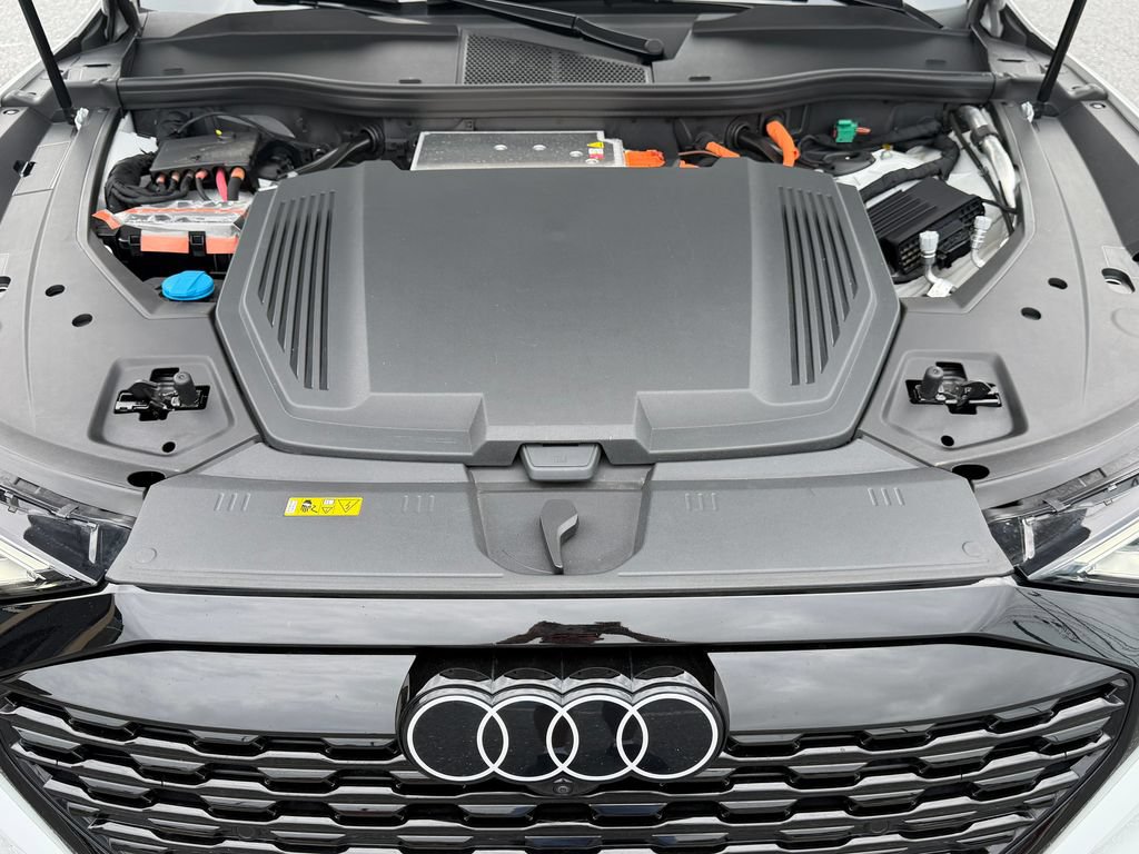 Certified 2024 Audi Q8 e-tron Prestige w/ Prestige Package AWD/4WD image 40