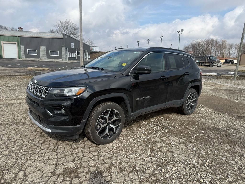 Used 2025 Jeep Compass Limited image 3