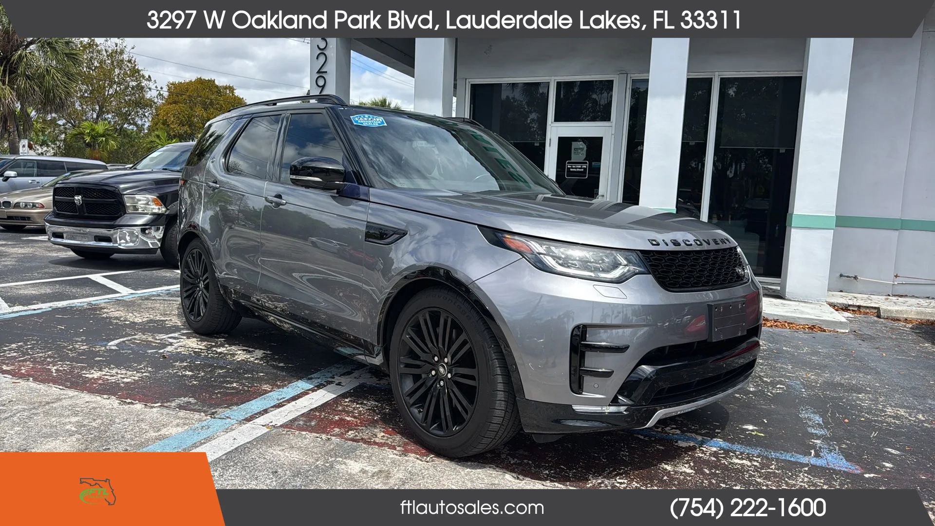 Used 2020 Land Rover Discovery HSE image 3