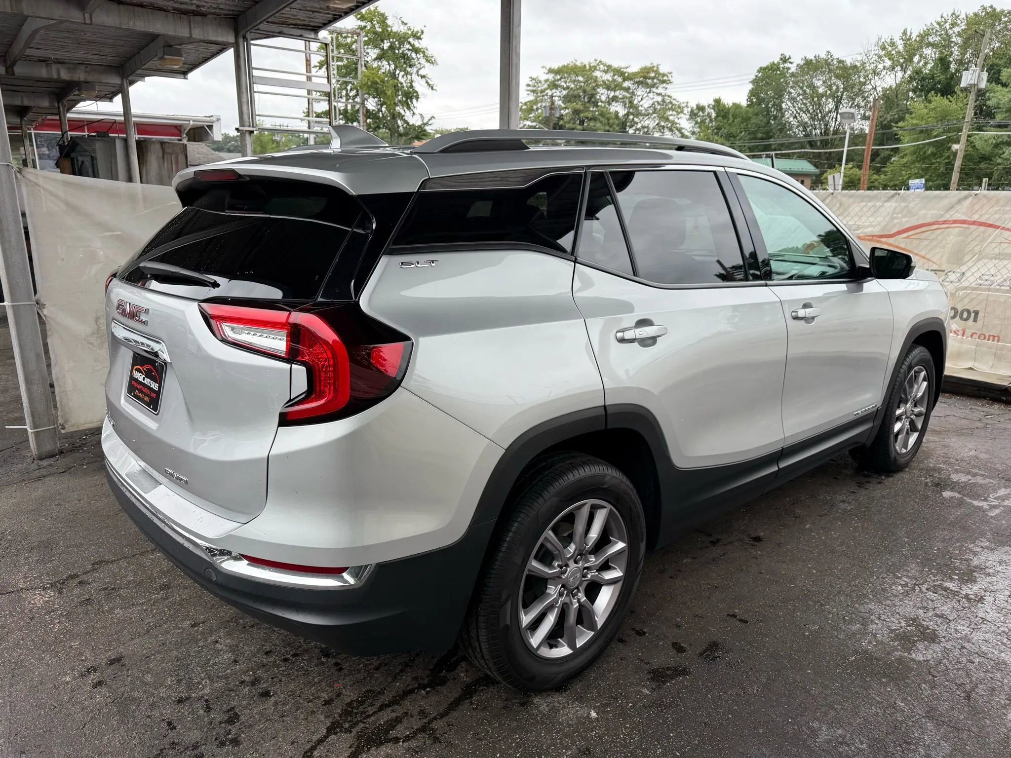 Used 2022 GMC Terrain SLT AWD/4WD image 13