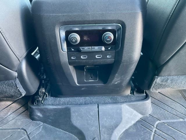 Used 2021 Chevrolet Suburban High Country AWD/4WD image 19