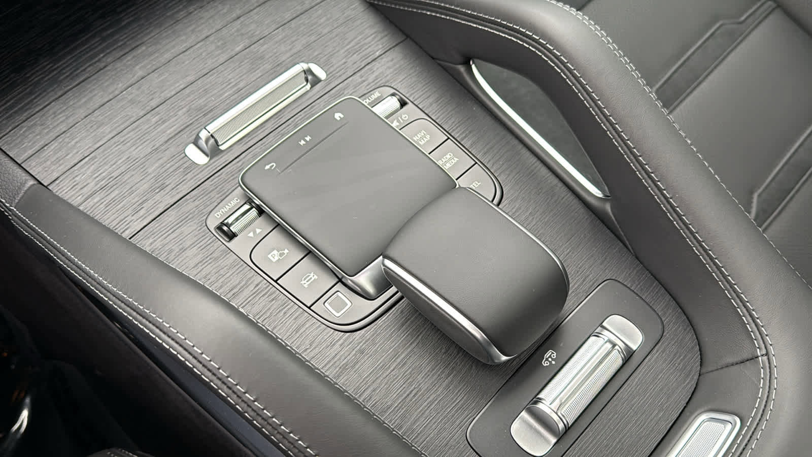 New 2026 Mercedes-Benz GLE 53 AMG 4MATIC Coupe image 24