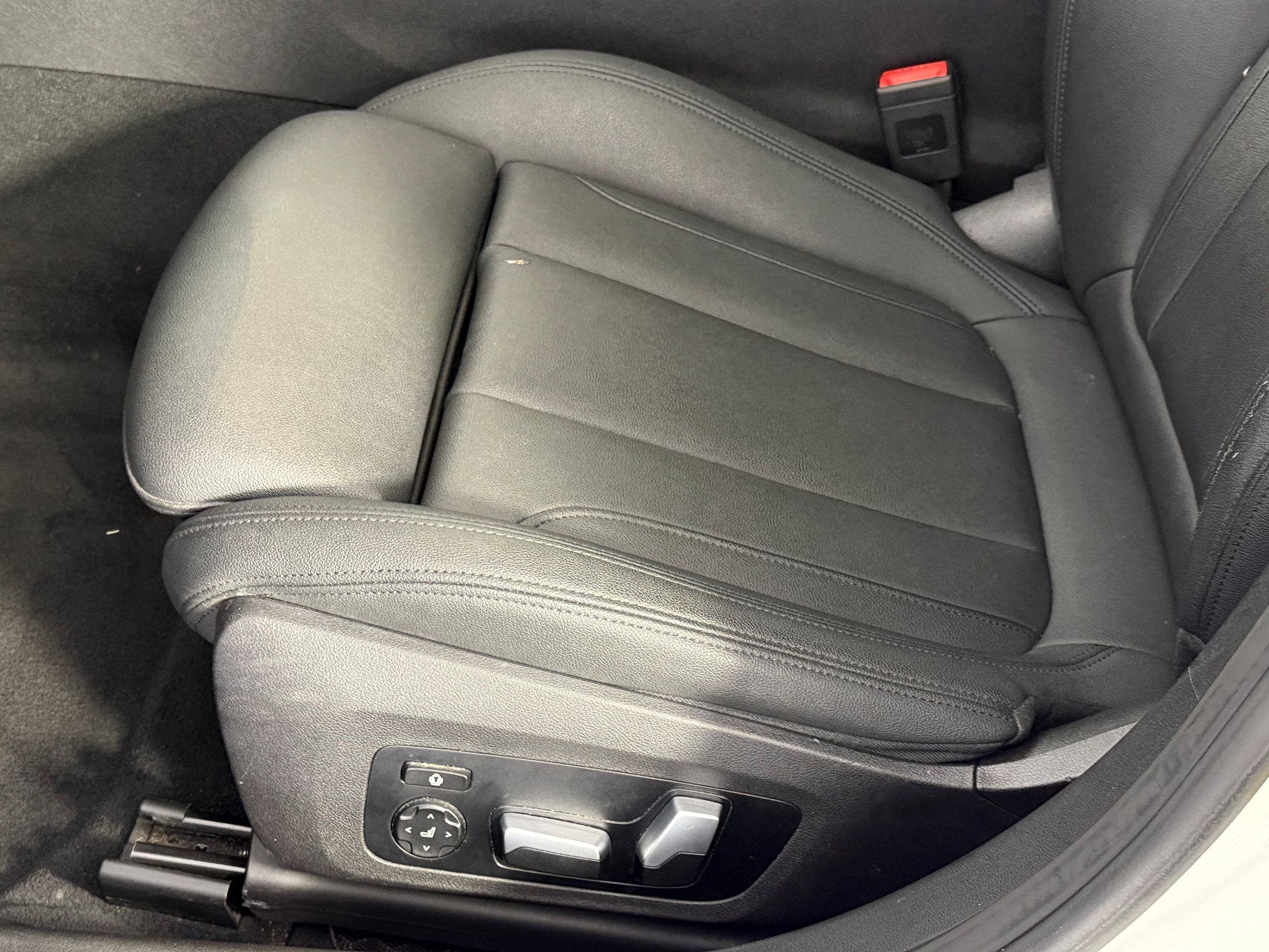 Used 2021 BMW 330i Sedan w/ Convenience Package RWD image 13