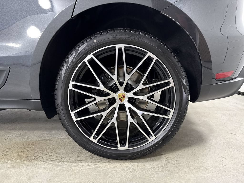 New 2026 Porsche Macan AWD/4WD image 14