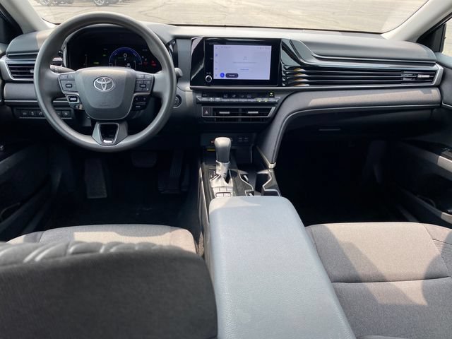 Used 2025 Toyota Camry LE FWD image 5