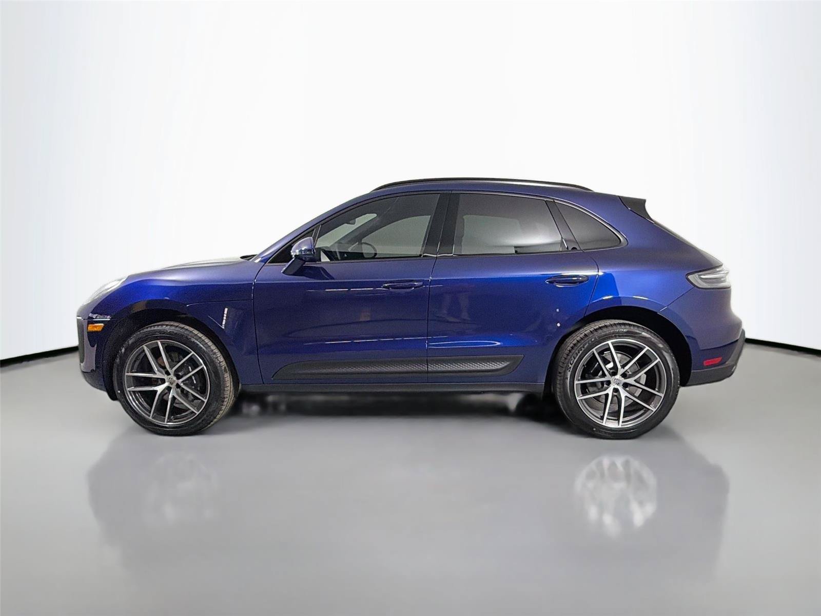 Certified 2026 Porsche Macan Turbo AWD/4WD image 2