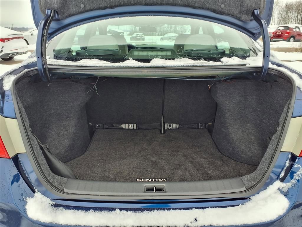 Used 2016 Nissan Sentra S image 21