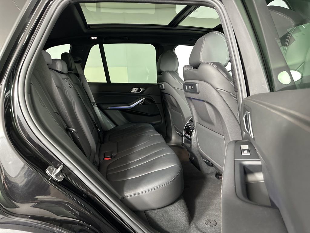 Used 2019 BMW X5 xDrive40i w/ Convenience Package image 32