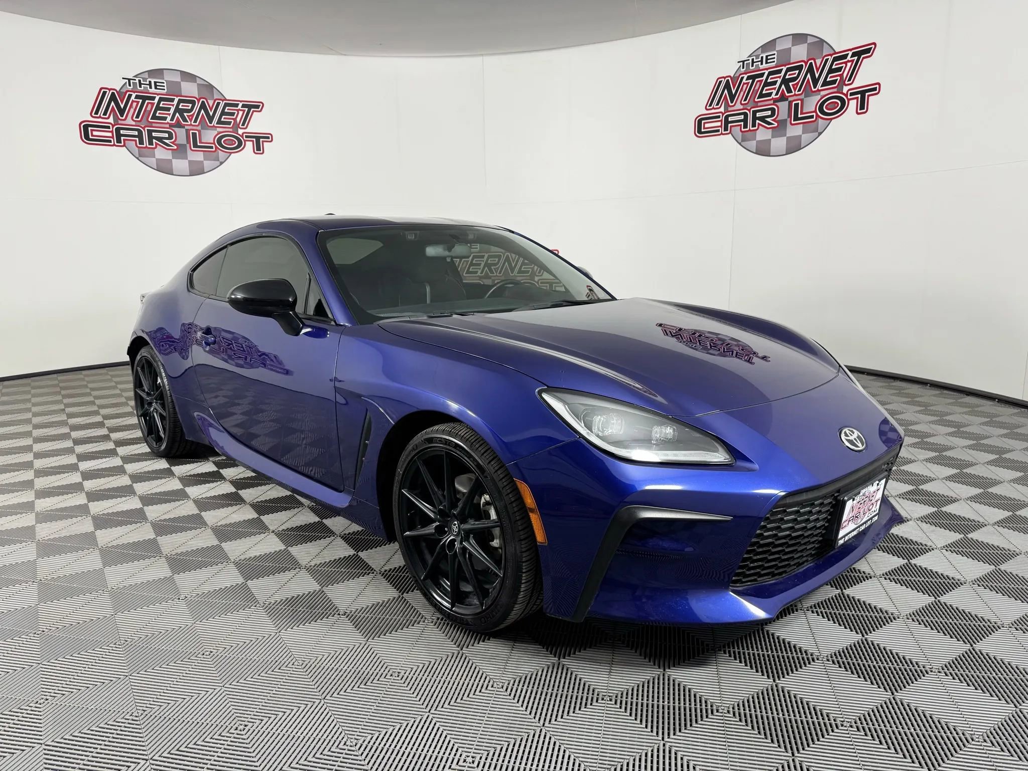 Used 2024 Toyota GR86 Premium RWD image 9