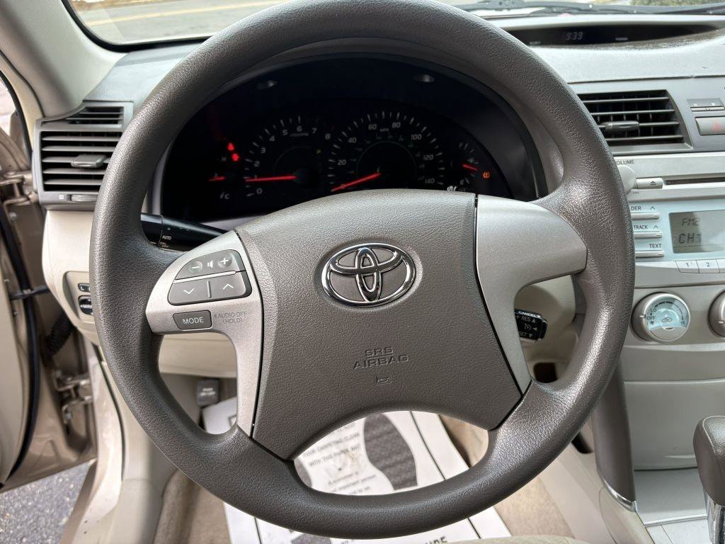 Used 2007 Toyota Camry XLE image 19