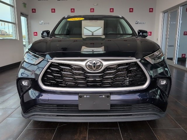 Certified 2024 Toyota Highlander XLE image 4
