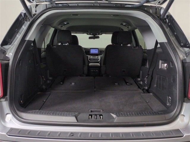 Used 2022 Ford Explorer XLT image 7