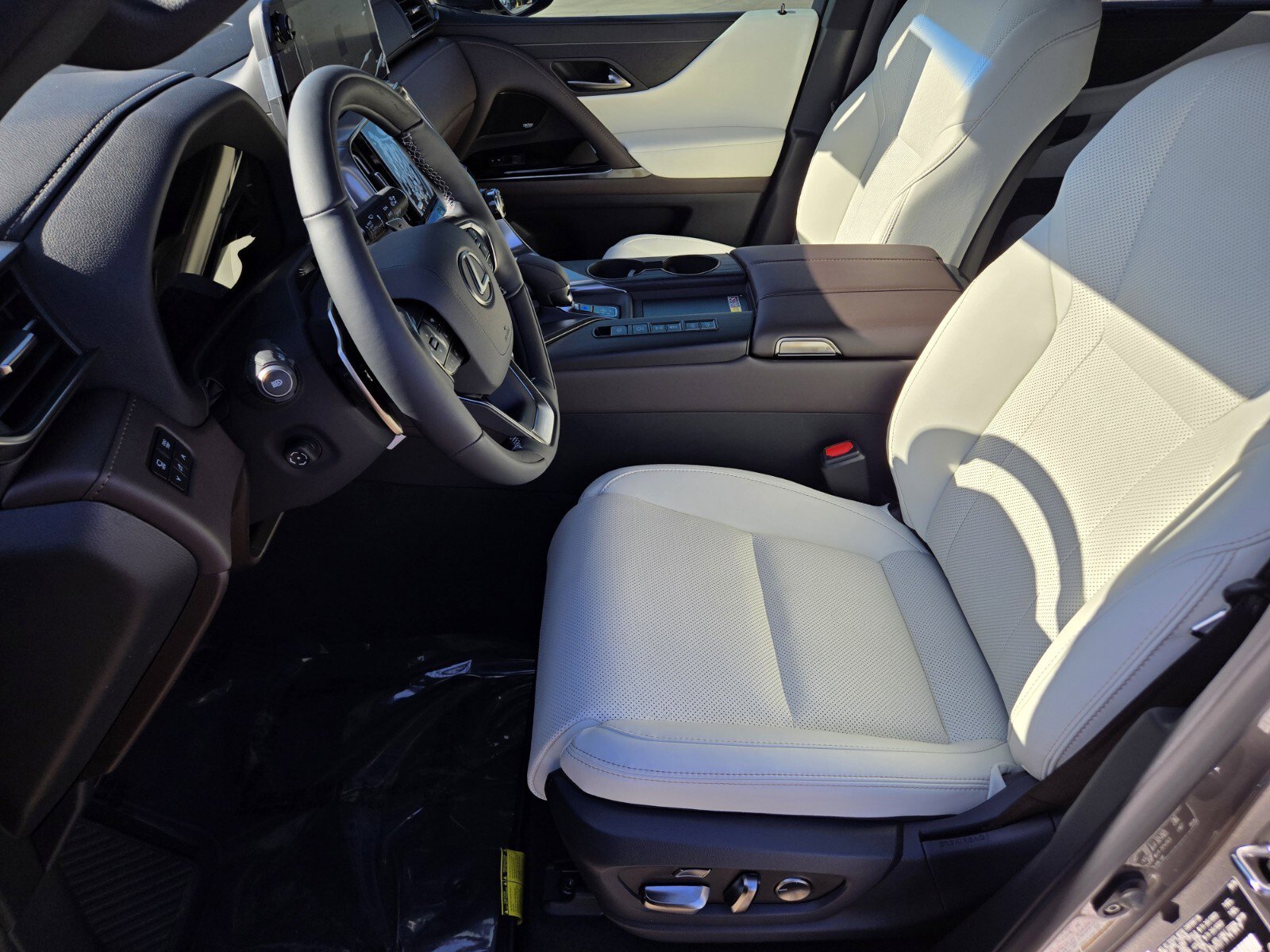 New 2026 Lexus LX 700h Luxury AWD/4WD image 6